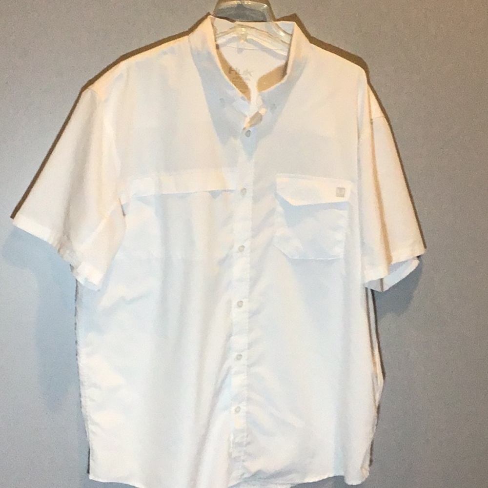 Huk men’s lightweight button down shirt